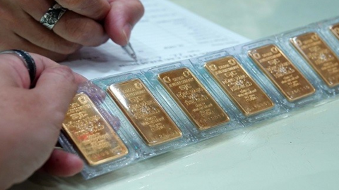 <a href="/kinh-doanh" title="Kinh doanh" rel="dofollow">Kinh doanh</a>