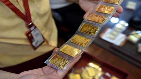 <a href="/kinh-doanh" title="Kinh doanh" rel="dofollow">Kinh doanh</a>