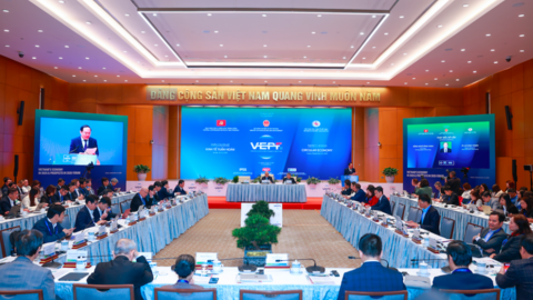 <a href="/kinh-doanh" title="Kinh doanh" rel="dofollow">Kinh doanh</a>