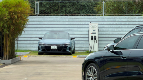 <a href="/so-hoa" title="Số hóa" rel="dofollow">Số hóa</a>