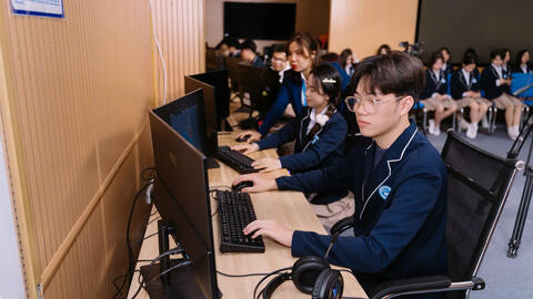 <a href="/so-hoa" title="Số hóa" rel="dofollow">Số hóa</a>