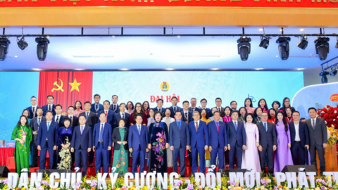 <a href="/kinh-doanh" title="Kinh doanh" rel="dofollow">Kinh doanh</a>