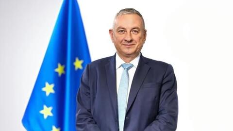 <a href="/kinh-doanh" title="Kinh doanh" rel="dofollow">Kinh doanh</a>