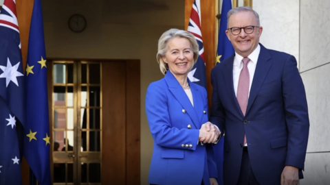 <a href="/kinh-doanh" title="Kinh doanh" rel="dofollow">Kinh doanh</a>