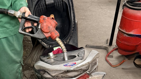 <a href="/kinh-doanh" title="Kinh doanh" rel="dofollow">Kinh doanh</a>