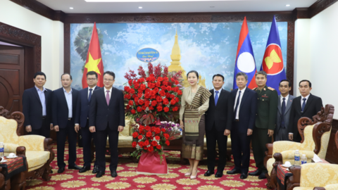 <a href="/kinh-doanh" title="Kinh doanh" rel="dofollow">Kinh doanh</a>