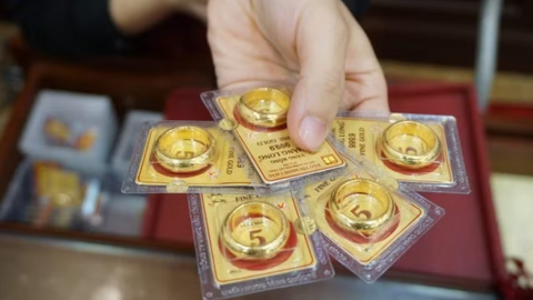 <a href="/kinh-doanh" title="Kinh doanh" rel="dofollow">Kinh doanh</a>