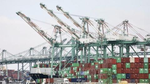 <a href="/kinh-doanh" title="Kinh doanh" rel="dofollow">Kinh doanh</a>