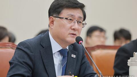 <a href="/kinh-doanh" title="Kinh doanh" rel="dofollow">Kinh doanh</a>