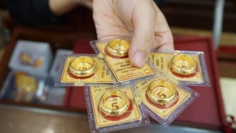 <a href="/kinh-doanh" title="Kinh doanh" rel="dofollow">Kinh doanh</a>