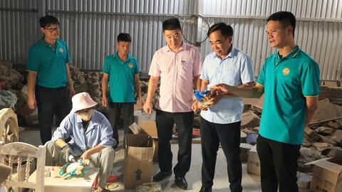 <a href="/kinh-doanh" title="Kinh doanh" rel="dofollow">Kinh doanh</a>