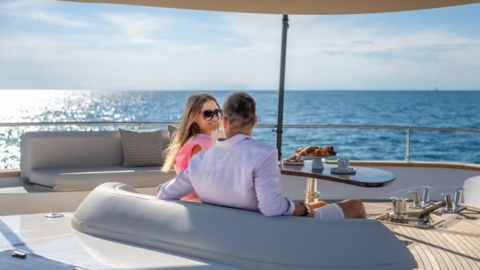 <a href="/kinh-doanh" title="Kinh doanh" rel="dofollow">Kinh doanh</a>