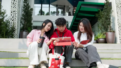 <a href="/so-hoa" title="Số hóa" rel="dofollow">Số hóa</a>