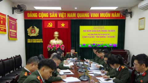 Hưởng ứng phong trào thi đua 'Ba nhất' xây dựng hình ảnh đẹp người chiến sỹ Công an Thủ đô