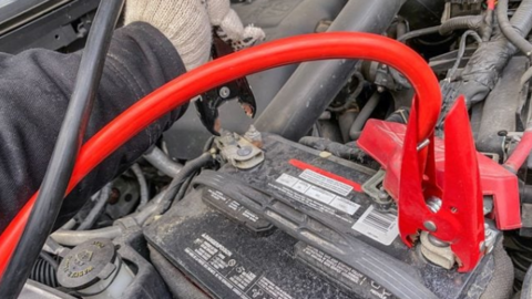 Sau khi kích bình, nên để xe nổ máy bao lâu?