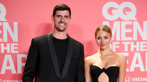 Vợ thủ thành Real Madrid gây sốt trên thảm đỏ