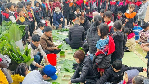 Nà Bủng kiên trì nâng cao dân trí và bền bỉ xóa mù chữ nơi biên giới
