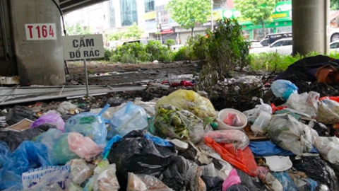Kiểm tra, xử lý dứt điểm tình trạng đổ trộm rác trên Vành đai 2 và Vành đai 3