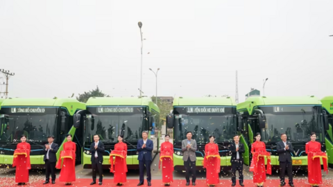 Đơn vị buýt truyền thống đầu tiên của Hà Nội chuyển đổi 100% sang xe điện