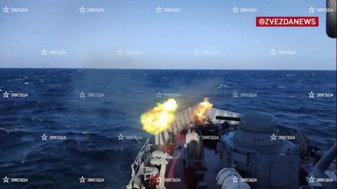 Hạ thủy tàu rà phá mìn Dmitry Lysov với thân sợi thủy tinh đầy uy lực