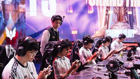 Đội Full Sense lên ngôi vô địch thế giới, Thái Lan được dự báo sẽ cạnh tranh HCV ESport tại SEA Games 33