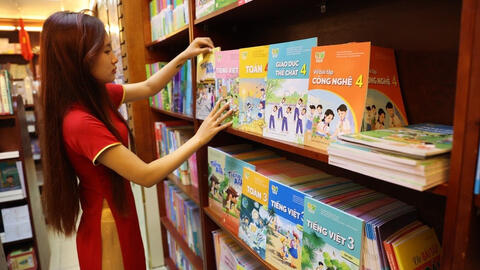 Sử dụng thống nhất một bộ SGK: Cơ hội chuẩn hóa