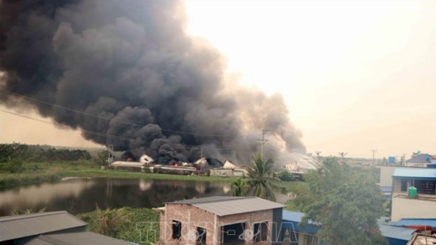 Cháy lớn tại nhà máy giày da ở Hải Phòng