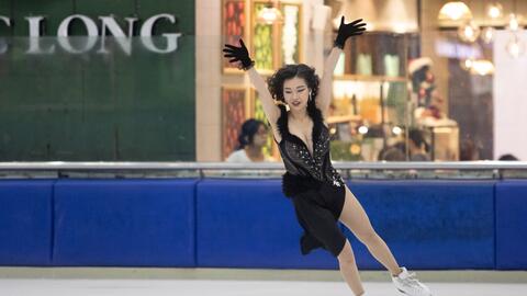 Gần 500 người tham gia Ngày hội Trượt băng Thế giới 2025 tại Việt Nam