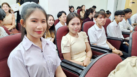 Trường Cao đẳng Huế tuyển sinh lưu học sinh Lào đạt hơn 100%