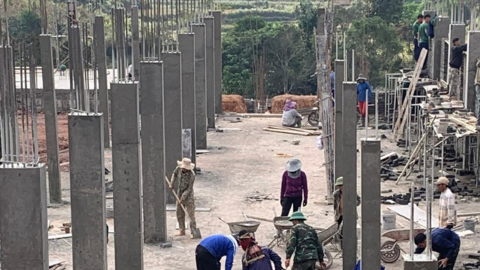 Khắc phục khó khăn đẩy nhanh tiến độ thi công Trường nội trú liên cấp xã Nậm Kè