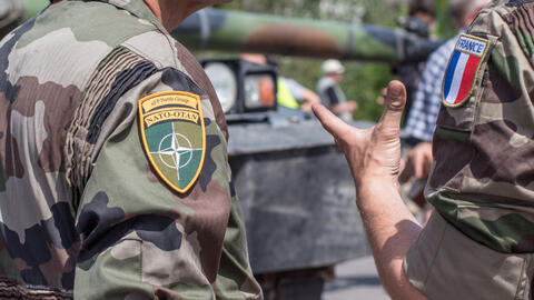 Nước Pháp phẫn nộ và Quốc hội đang bàn việc rời khỏi NATO