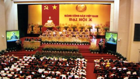 Đại hội đại biểu toàn quốc lần thứ X: Sớm đưa nước ta ra khỏi tình trạng kém phát triển