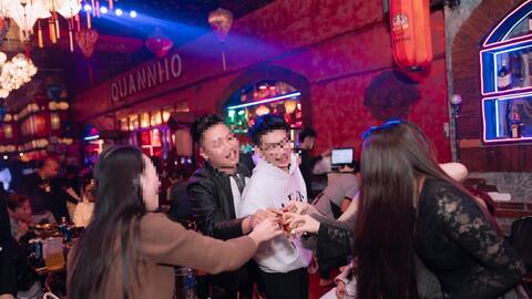 Bác sĩ chỉ rõ cách thải rượu an toàn, tránh 'tự hại' gan với những người uống rượu quá nhiều dịp Tết