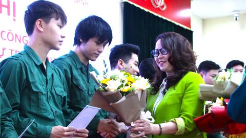 Phường Ba Đình gặp mặt, động viên tân binh trước ngày nhập ngũ