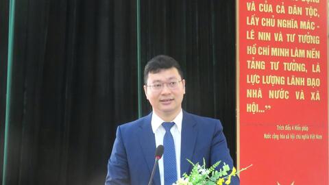 Công ty TNHH Khu công nghiệp Thăng Long trao 400 thùng rác cho xã Thiên Lộc