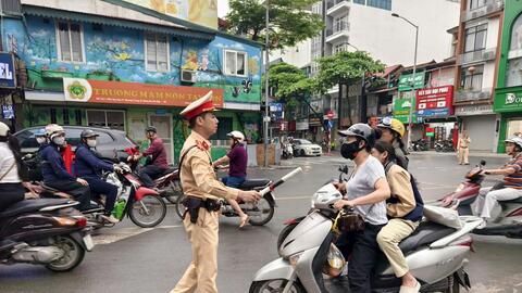Hà Nội: Nhiều phụ huynh bị xử phạt do vi phạm giao thông