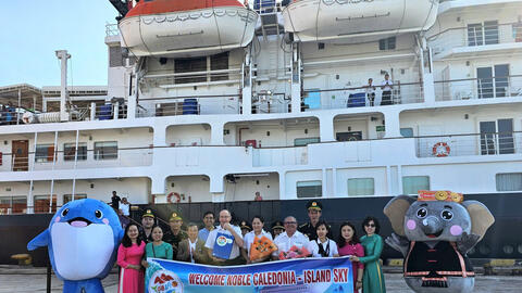 Tàu quốc tế đưa 180 du khách khám phá miền đất võ