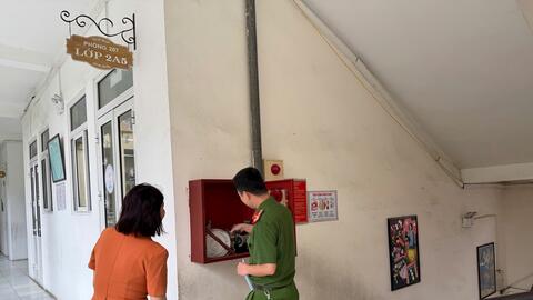 Kiểm tra phòng cháy, chữa cháy các cơ sở giáo dục ở phường Thanh Xuân