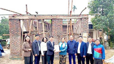 Xã Ba Vì: Triển khai nhiều hoạt động an sinh xã hội, chăm lo cho người có hoàn cảnh khó khăn