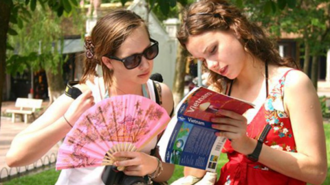 Việt Nam lọt top 5 quốc gia an toàn cho phụ nữ đi du lịch một mình