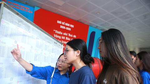 Cuộc đua tuyển sinh lớp 10 ở Hà Nội 'nóng' chưa từng có với gần 130.000 thí sinh