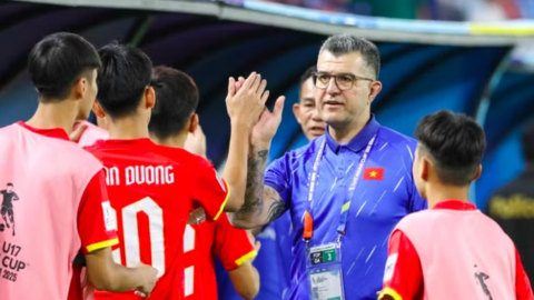 Thầy Brazil lập kỷ lục cùng tuyển trẻ Việt Nam