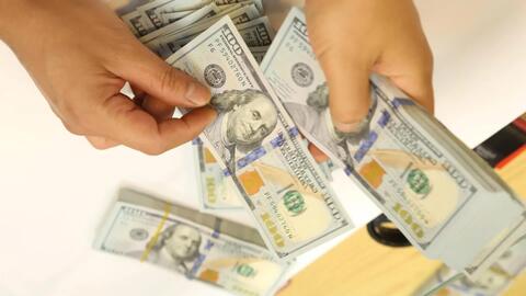 Áp lực tỷ giá trở lại, điều hành tiền tệ nên “thận trọng linh hoạt”