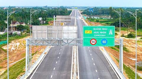 Thông xe thêm gần 200km cao tốc Bắc - Nam phía Đông từ trưa 29-4