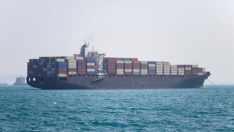 Tổng thống Trump hối Hàn Quốc tham gia sứ mệnh Hormuz sau vụ nổ tàu hàng