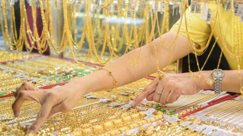 Giá vàng ngày 24/5: Đồng loạt giảm mạnh