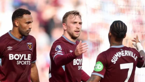 West Ham thắng đậm trận cuối vẫn ngậm ngùi xuống hạng