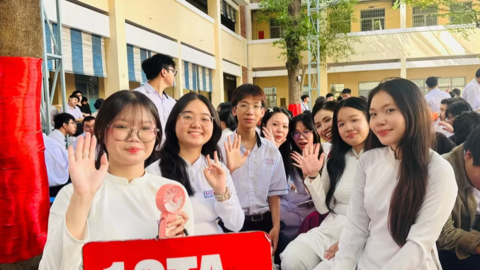 Hiệu trưởng gửi gắm học sinh chữ ‘Tĩnh’ trước kỳ thi tốt nghiệp THPT