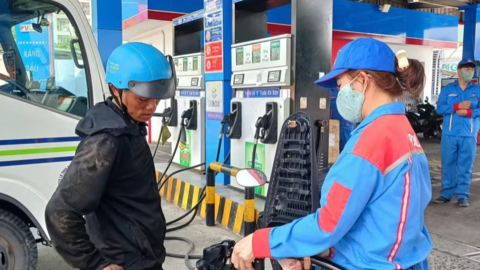 Người tiêu dùng cần tìm hiểu rõ phụ gia 'bảo vệ xe trước xăng E10' bán tràn lan trên mạng