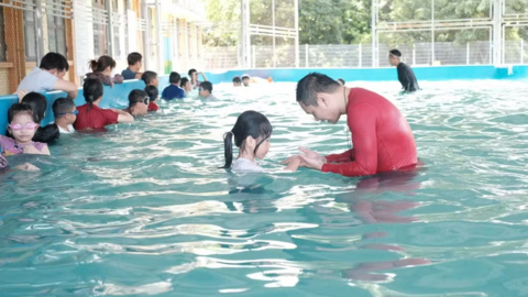 Sôi nổi các lớp học bơi ở xã miền núi Quảng Ninh